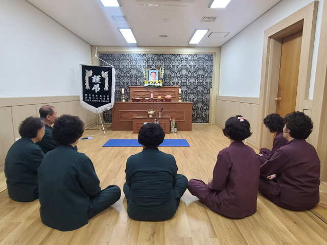 무연고 사망자를 위한 ‘따뜻한 배웅’ 서비스. 홍성군 제공