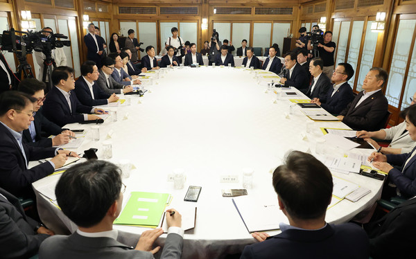 정진석 대통령 비서실장이 25일 서울 종로구 삼청동 총리공관에서 열린 고위당정협의회에서 발언하고 있다. 2024.8.25