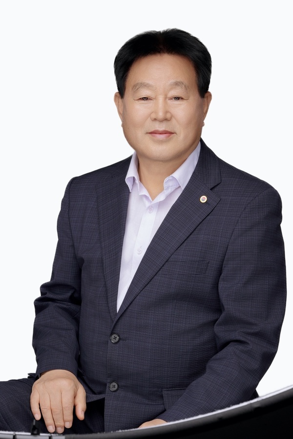 양무웅 노인회 영동군지회장