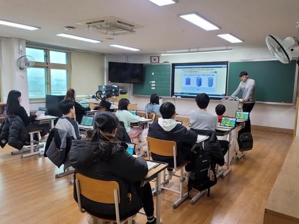 ▲ 똑똑!수학탐험대 활용 수업 장면