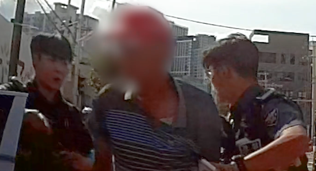 지난 7월 28일 오후 2시경 무면허 상태로 운전을 시도한 50대 남성 A씨가 경찰에 검문에 불응하고 도주하다 현행범으로 체포됐다. 대전서부경찰서 제공