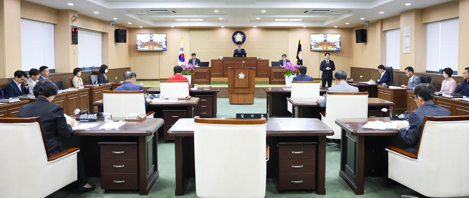 제304회 임시회 제2차 본회의 폐회(9.9). 청양군의회 제공. 