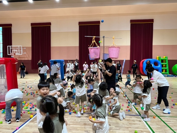 공주교동초등학교유치원 체육대회. 공주교동초등학교유치원 제공. 