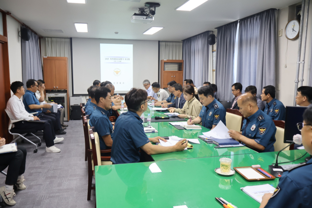 ▲논산경찰서는 최근 본서 소회의실에서 각 과장·계(팀)장 등 30여 명이 참석한 가운데 ‘2024년 하반기 치안종합성과 보고회’를 개최했다.