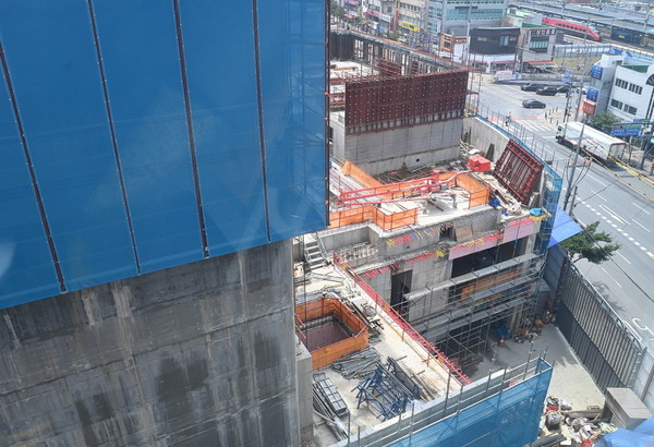 대전 대덕구 신탄진동 공공주택사업 건설현장에서 공사가 진행되고 있다. 충청투데이 DB