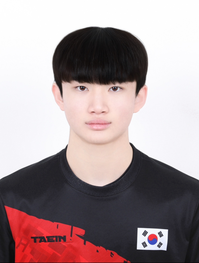 지난 14일 제 105회 전국체육대회에서 진행된 역도 61kg급에서 서성환(대전체육고2) 학생이 인상, 용상, 합계에서 모두 1위를 차지하는 3관왕을 달성했다. 변광식 지도교사 제공