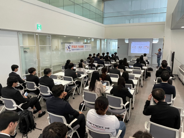 일자리 수요데이 훈련생과 함께하는 일도약 채용박람회가 16일 D-유니콘라운지에서 성공적으로 마무리됐다. 대덕이노폴리스밴처협회 제공