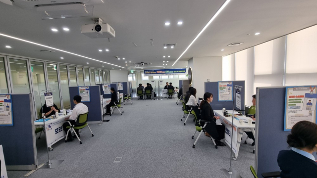 일자리 수요데이 훈련생과 함께하는 일도약 채용박람회가 16일 D-유니콘라운지에서 성공적으로 마무리됐다. 대덕이노폴리스밴처협회 제공