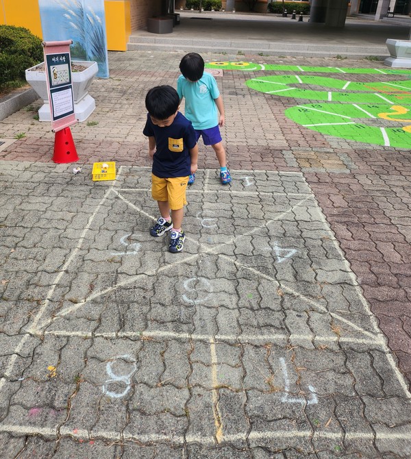 유치원 전래놀이 한마당 '사방치기'