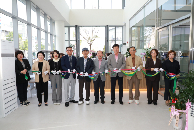 금산시니어클럽 ‘카페 소나무’ 개소 기념사진 사진=금산군