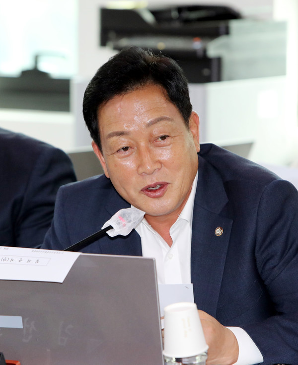 질의하는 김선교 의원[연합뉴스 자료]