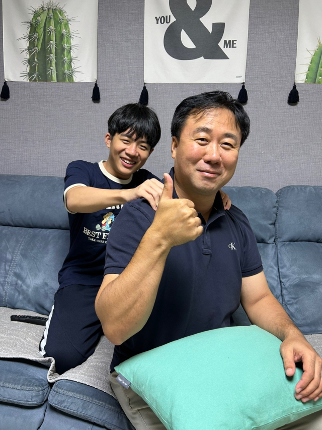 대전지족중학교는 오는 28일까지 인성교육실천주간 행사로 ‘부모님! 사랑해효(孝)! 감사해효(孝)!’ 효도 실천 행사를 실시한다고 23일 밝혔다. 대전지족중학교 제공