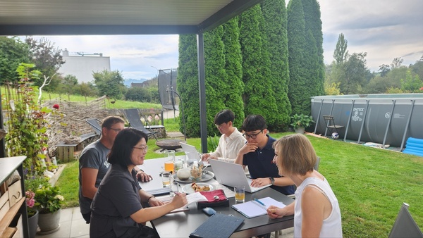 공동취재단은 지난 9월 스위스 투르가우주 내 보통지방자치단체인 하우프트빌-고트하우스를 방문, 관계자들을 만나 주민자치 활동 등을 취재했다. 