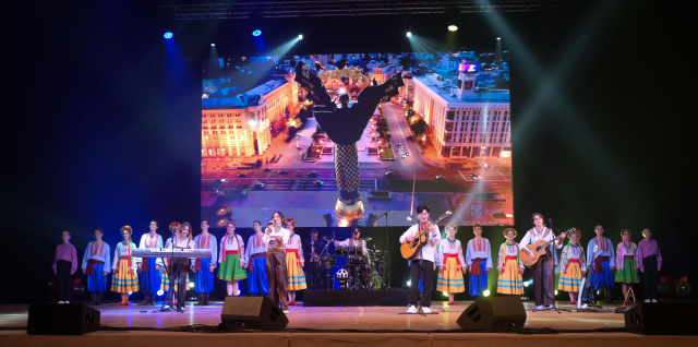 (주)월드브릿지는 지난 26일 우크라이나 키이우 국립대학 대강당에서 열린 ‘전쟁 종식 염원- 우크라이나 희망 콘서트’를 후원했다. 월드브릿지 제공