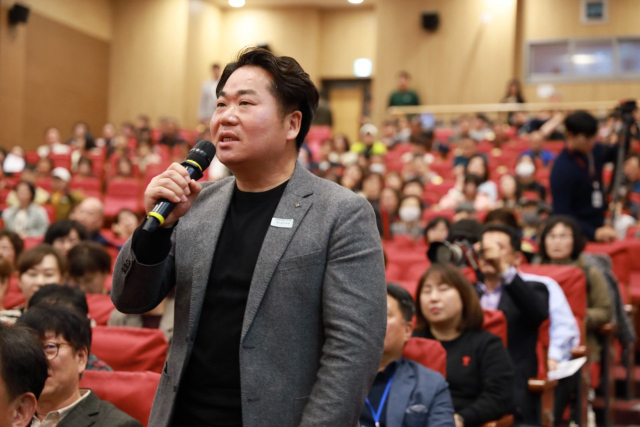 오세현 전 아산시장이 ‘제2중앙경찰학교 설립 추진 국회 정책토론회’에서 아산 경찰종합타운을 이번 기회에 마무리해야 한다고 주장하고 있다. 오세현 전 아산시장 제공