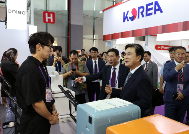 김태흠 충남지사는 지난 31일 광둥성 광저우 캔톤페어 컨벤션센터에서 열린 제136회 중국 수출입상품교역회를 방문했다. 충남도 제공