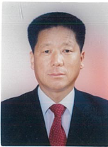 옥천군 동이면 학령 1리 황진상 이장이 강사로 나서 동이면 이장이 알아야 할 동이면 이야기에 대한 강의를 한다(사진/옥천군 제공)