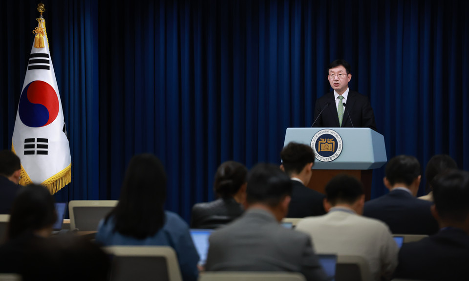 성태윤 대통령실 정책실장이 5일 서울 용산 대통령실 청사에서 국정 성과 및 향후 과제에 대한 브리핑을 하고 있다. 2024.11.5 사진=연합뉴스. 