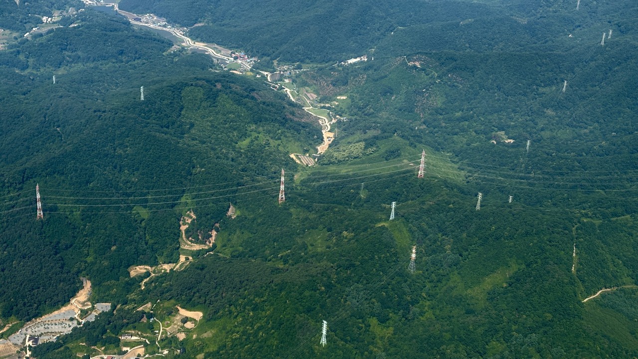 고압 송전탑[연합뉴스 자료사진. 위 사진과 기사는 관련이 없습니다]