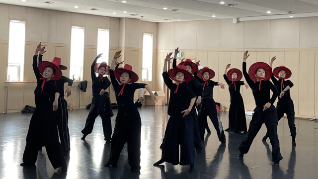 대전시립무용단의 제76회 정기공연 ‘볼레로&봄의 제전’ 중 ‘볼레로’ 연습장면. 사진=신동길 수습기자