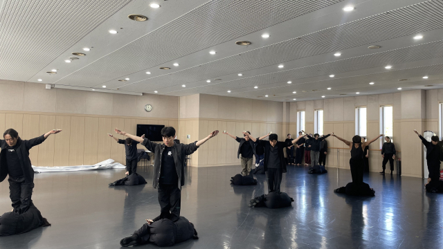 대전시립무용단의 제76회 정기공연 ‘볼레로&봄의 제전’ 중 ‘봄의 제전’ 연습장면. 사진=신동길 수습기자