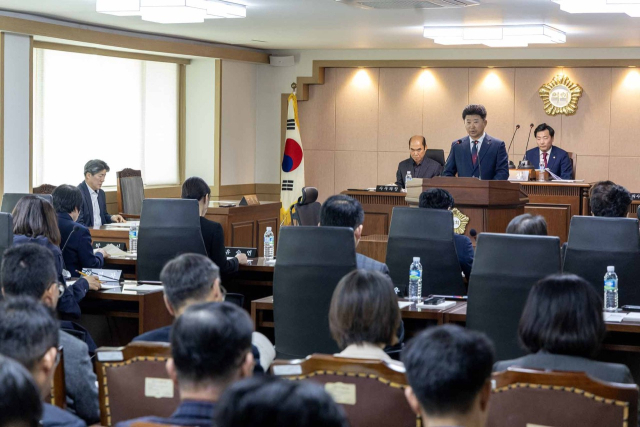 최충규 대덕구청장이 대덕구의회 제283회 제2차 정례회 본회의에서 시정연설을 하고 있다. 대덕구 제공