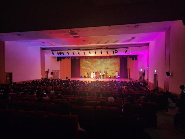 지난달 30일 토요일 오후 3시와 5시, 2회 공연으로 진행, 전석 매진(470석)을 기록한 창작가족뮤지컬 ‘우산’ 공연이 성황리에 마쳤다. 아우라엔터 제공