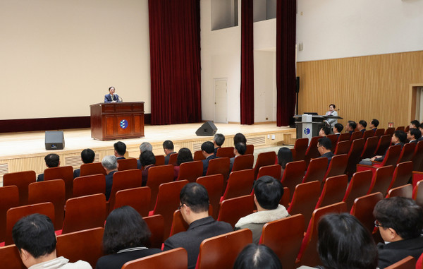 설동호 대전시교육감이 2025년 을사년 새해를 앞두고 교육대전환의 시대 변화 속 혁신을 강조했다. 대전시교육청 제공