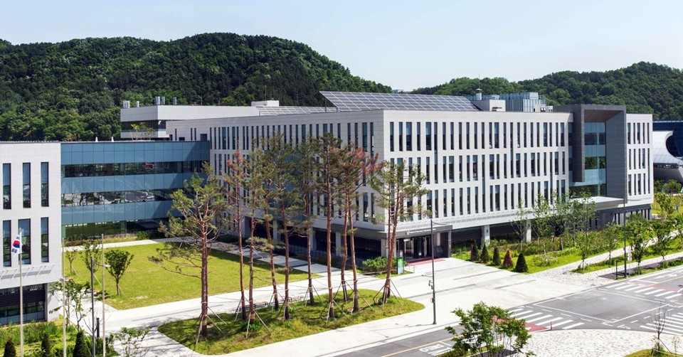 대전 유성구 기초과학연구원(IBS) 전경. IBS 제공.