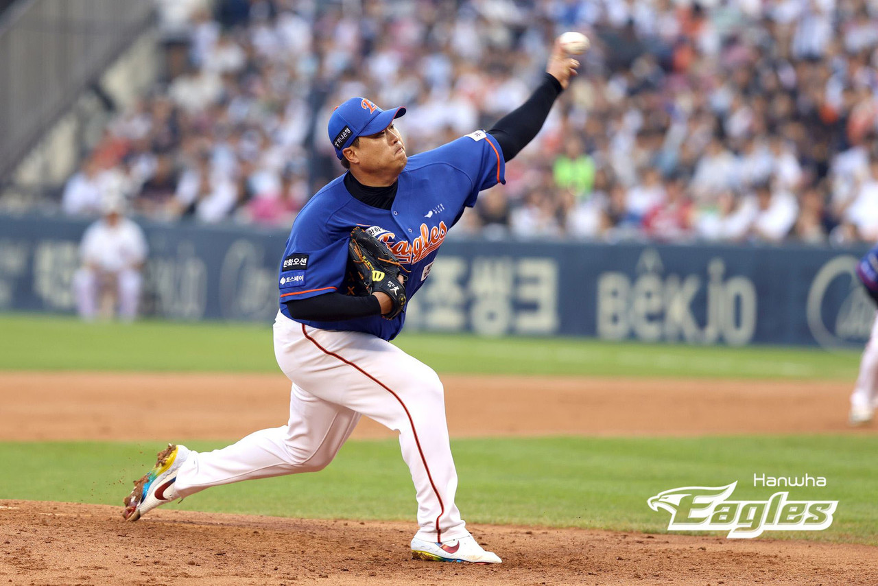 한화 류현진이 지난 8월 25일 서울 잠실야구장에서 열린 프로야구 한화 이글스와 두산 베어스의 경기에서 선발 등판해 역투하고 있다. 2024.8.25 [한화 이글스 제공. 재판매 및 DB 금지]