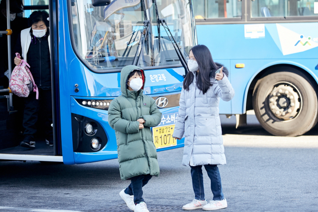 아산시가 2025년 전담형 마중택시, 수도권전철 연계 심야버스 시범운행 등 대중교통 편의성을 대폭 개선한다. 아산시 제공