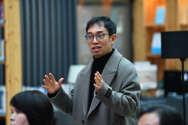 지난 27일 세종시청 4층 한글사랑 세종책문화센터에서 열린 '2024 세종시 국가균형발전 정책한마당' 행사에 참석한 고철용 세종시 국가균형발전지원센터장이 발언을 하고 있다. 김주형 기자 kjh2667_@cctoday.co.kr