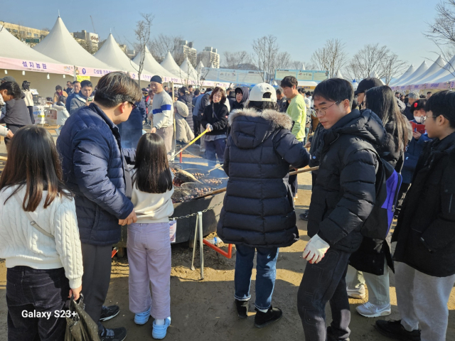2024년 군밤축제 모습.사진=김익환 기자