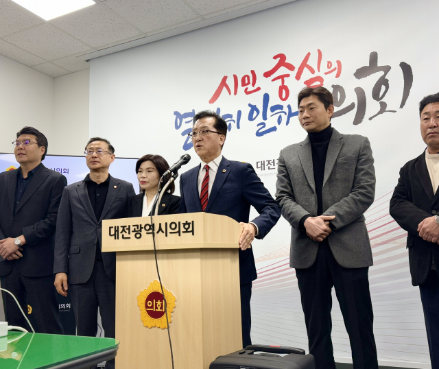 조원휘 대전시의회 의장이 21일 오전 대전시의회 기자실에서 기자회견을 열고 신년 포부를 밝히고 있다. 사진=조사무엘 기자.