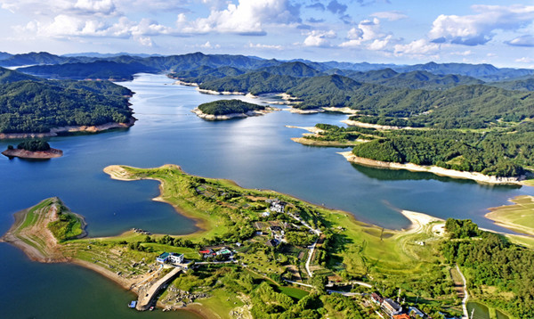 대전 동구 대청호 일대의 아름다운 풍경. 대전 동구 제공.