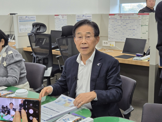 이창섭 2027 충청유니버시아드대회 조직위원회 부위원장 겸 사무총장이 23일 대전시청 기자실을 방문해 추진 현황을 설명하고 있다. 사진=이심건 기자