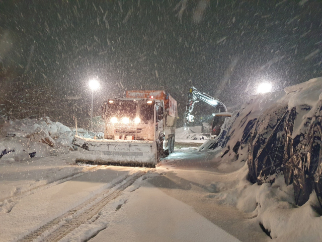 음성군이 설 연휴를 반납하고 제설작업에 총력전을 펼쳤다. 음성군 제공