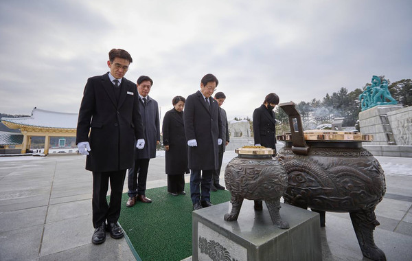 국립대전현충원 찾은 이재명 대표. 사진=연합뉴스 제공