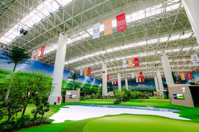 ㈜골프존이 지난달 21~24일 미국 올랜도에서 열린 세계 최대 골프 박람회 PGA 머천다이즈쇼에서 도심형 골프장인 '시티골프(CITY GOLF)'를 선보였다. ㈜골프존 제공