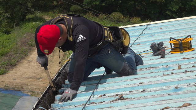 괴산군이 소규모 수리와 주거환경 개선을 지원하는 ‘수리수리 사업’을 추진한다. 괴산군 제공