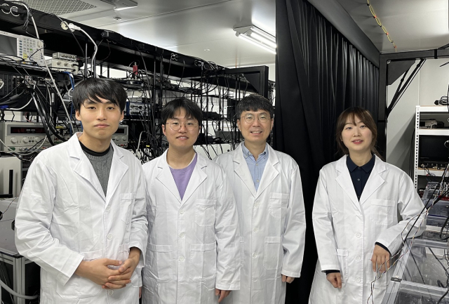 25일 KAIST에 따르면 라영식 물리학과 교수 연구팀이 양자오류 정정 기술 핵심이 되는 3차원 클러스터 양자얽힘 상태를 실험으로 구현하는데 성공했다고 밝혔다.KAIST 제공