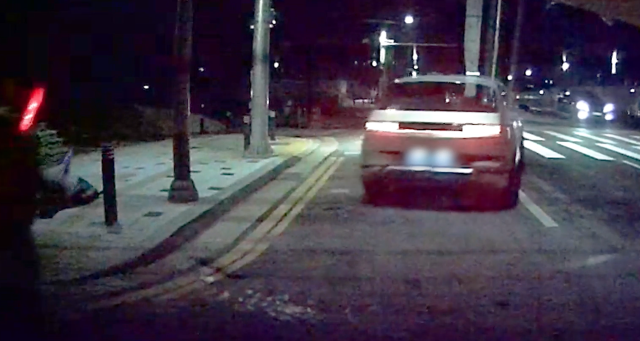 음주운전 단속현장을 목격한 50대 남성 A씨가 경찰의 정차 요구에 무시한 채 현장을 달아나고 있다. 대전경찰청 제공