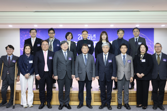 협약식에는 박성효 소진공 이사장을 비롯해 재능대학교 이남식 총장, 계명대학교 김범준 산학부총장 등 14개 지역대학 교수 및 관계자 70여 명이 참석했다. 소진공 제공