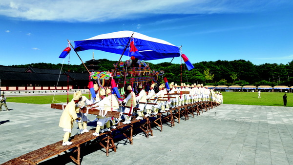 ▲ 전통민속공연