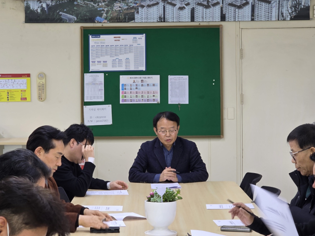 충주시, 2025년 1회 추경예산 편성과 시민안전보험, 그린PC 보급에 대해 설명하고 있다.사진=충주시