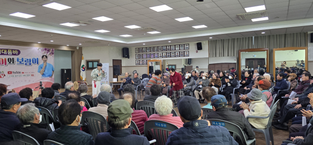 충주시는 어르신 맞춤형 프로그램으로 ‘재미와 건강’을 확대 운영한다.사진=충주시