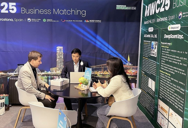 대전 기업들이 MWC 2025에서 해외 바이어 미팅을 하고 있다. 대전테크노파크 제공.