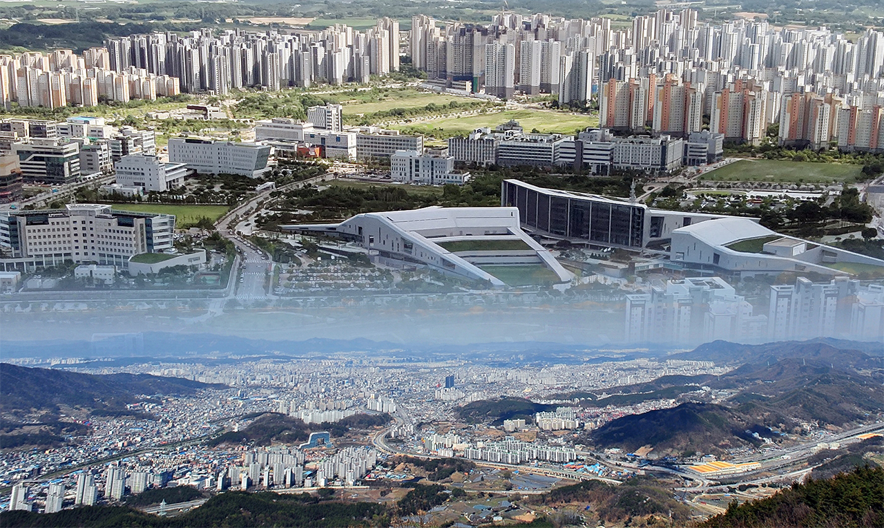 충남도청 전경 [충남도 제공] (위) 식장산에서 바라본 대전시내 전경 [연합뉴스] (아래)