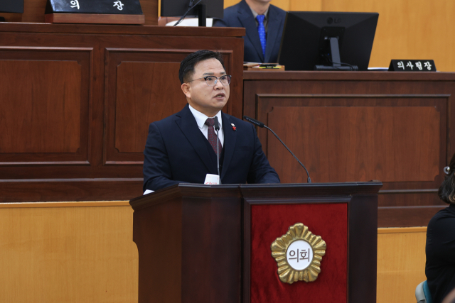 충주시의회 박해수 의원이 11일 제292회 충주시의회(임시회)에서 자유발언을 하고 있다.사진=충주시