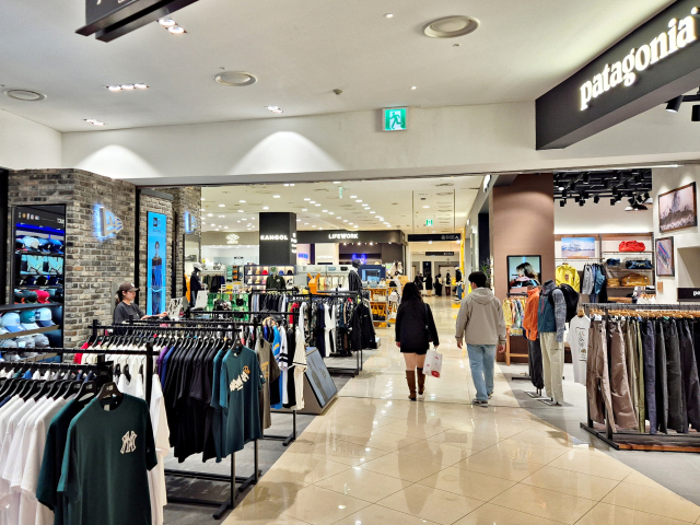 19일 갤러리아타임월드는 오는 21일~30일까지 열흘간 ‘액티브 패션 위크’가 펼쳐진다고 밝혔다. 갤러리아타임월드 제공